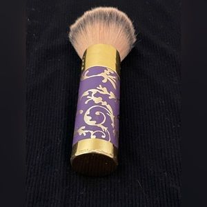 TORTE makeup brush